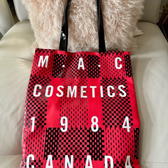 SOLD Limited Edition Proud to be Canadian MAC Tote - Picture 2 of 7